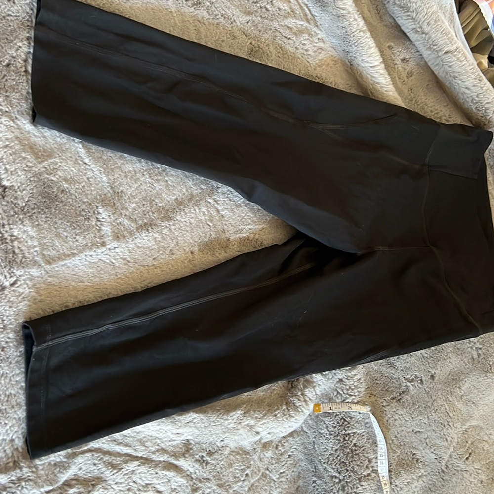 Girlfriend Collective Cropped Leggings - Picture 1 of 2